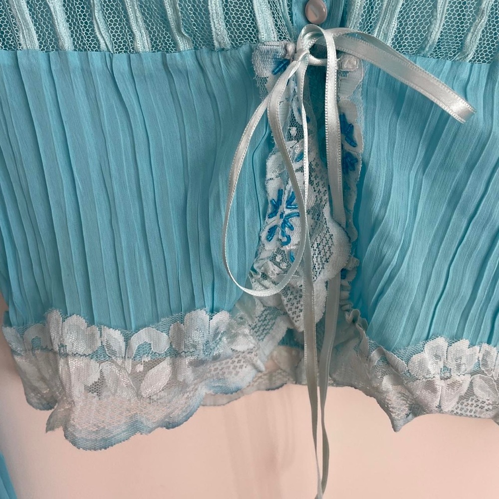 *SOLD - do not purchase* Vintage Y2K turquoise blue coquette plissé top / blouse - Picture 3 of 6